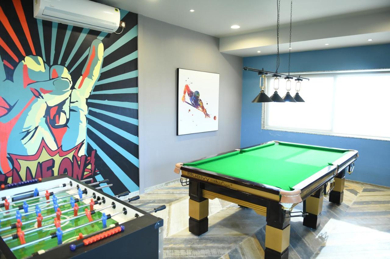 Hotel Blueivy Ānand 外观 照片